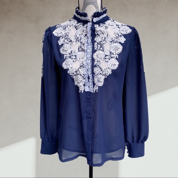 Victorian embroidered blouse MEDIUM - Picture 3 of 6